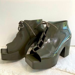 NEVER BEEN WORN Melissa Olive green peep toe ankle boots, size 8